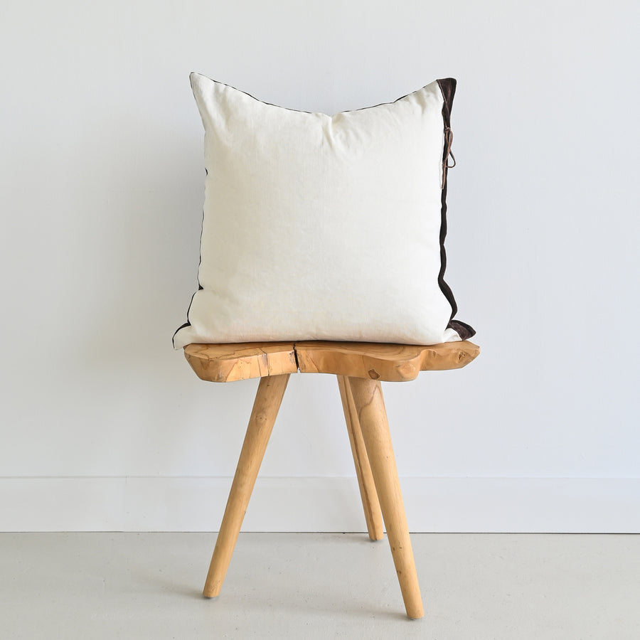 show_cushions_square_22_22_brown_velvet_pillow