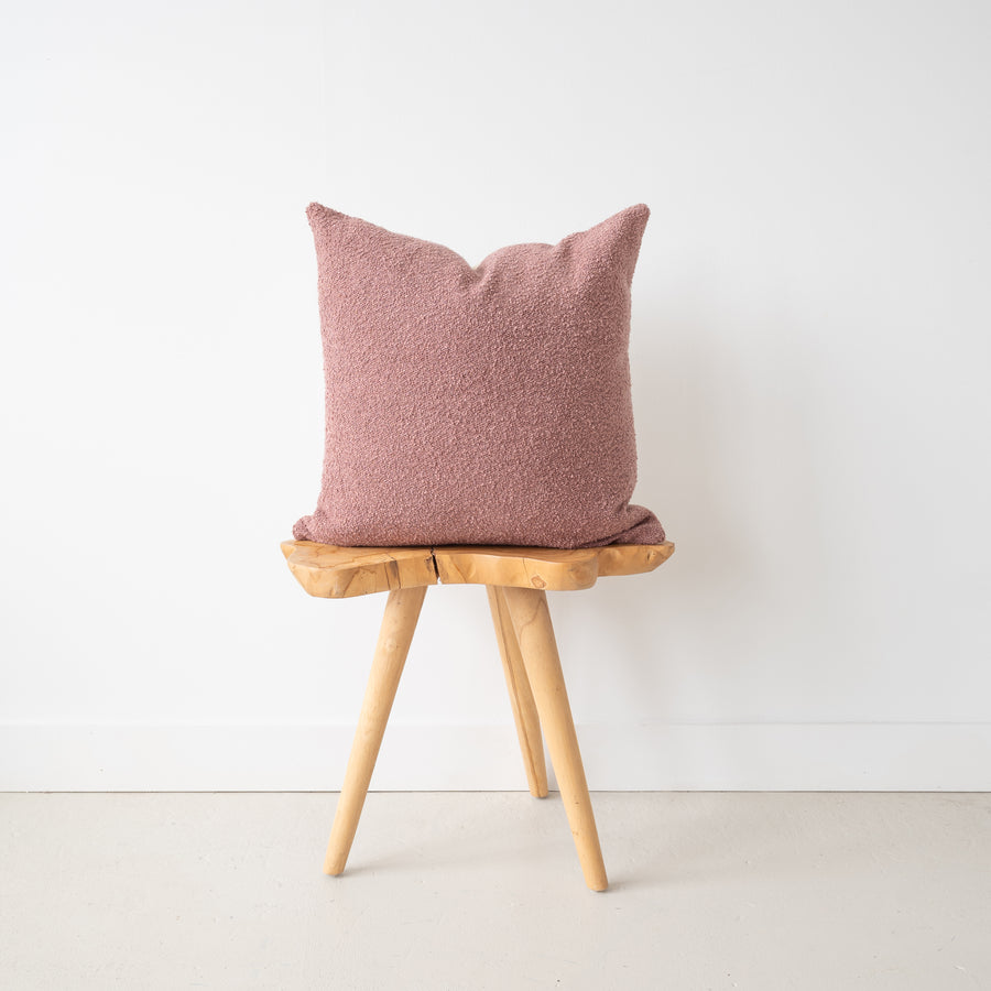 show_cushions_square_22_22_pink_sherpa_boucle_pillow