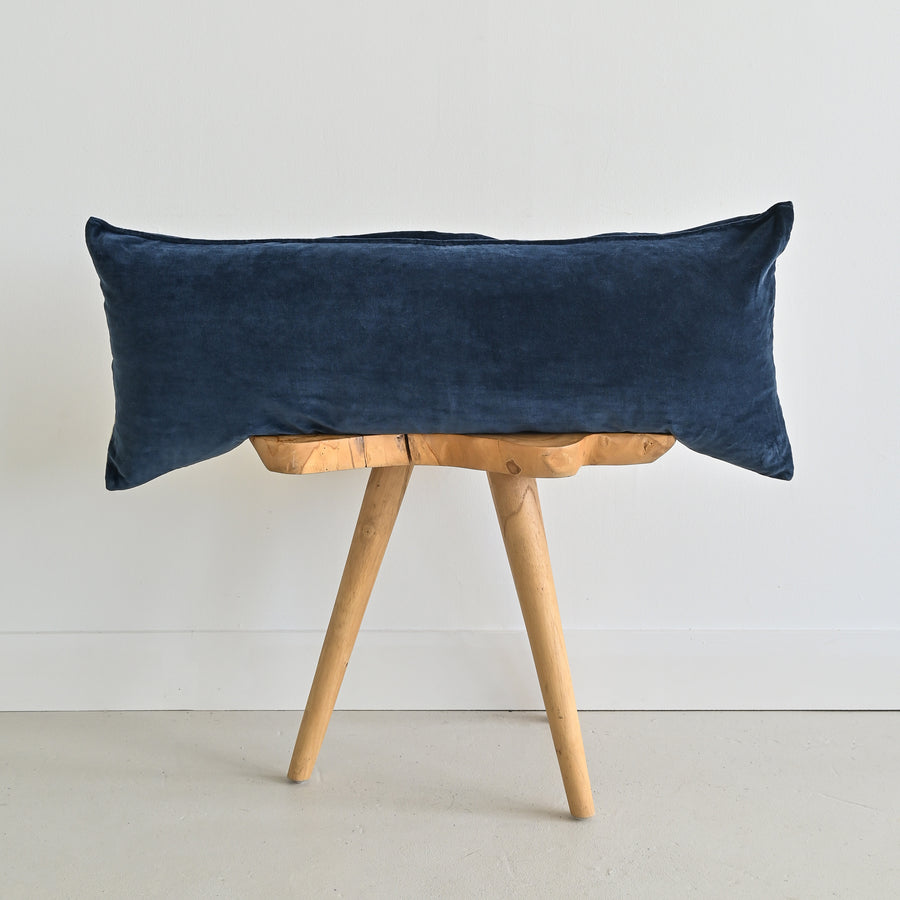 show_cushions_lumbar_14_36_navy_blue_velvet_pillow