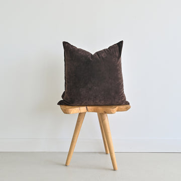 show_cushions_square_22_22_brown_velvet_pillow