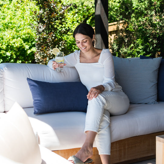 OUTDOOR PILLOW - NAVY LUMBAR